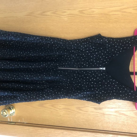 Little black lace dress with glitter dots - Picture 2 of 3